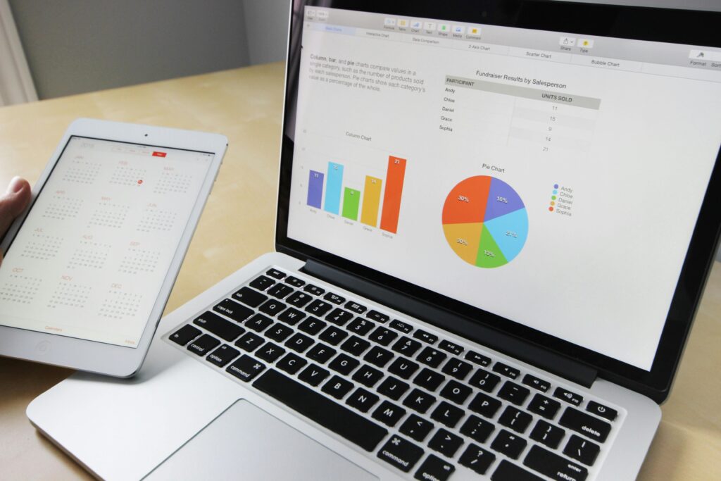 Tracking expenses with Excel as part of saving money in your 20s